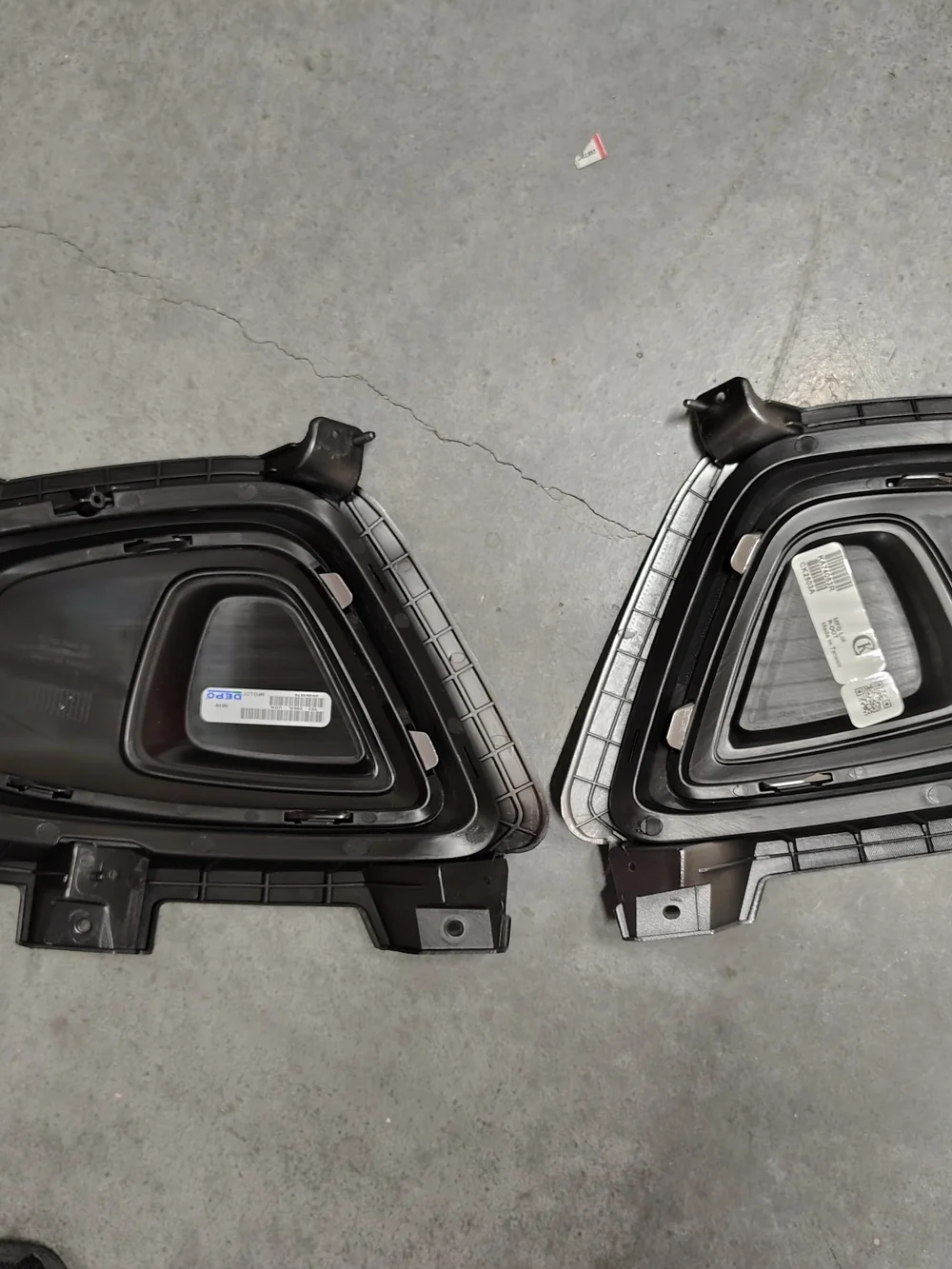 Kia Sorento Bumper Fog Light Covers Bezels NEW!!